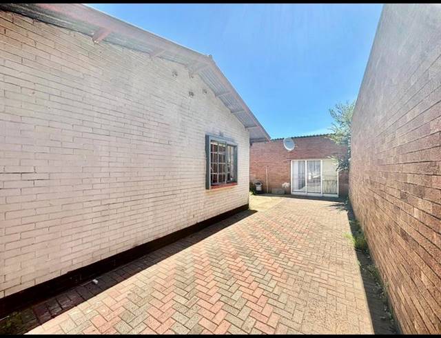 3 BEDROOM HOUSE FOR SALE IN VANDERBIJLPARK CW 5